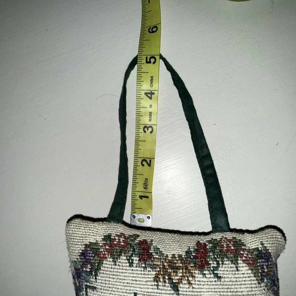 Friends Are Flowers'‎ Tapestry Pillow Door Hanger Floral Heart/Green Back 6